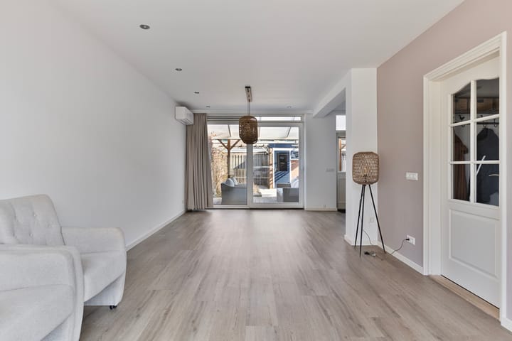 Foto 10 van Oranje-Nassaustraat 55