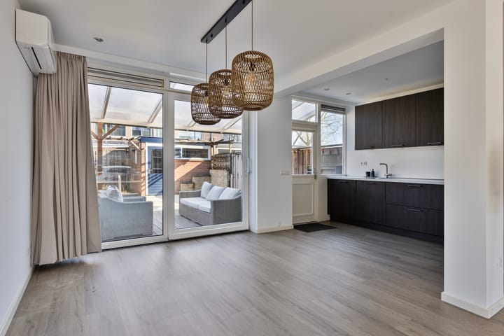 Foto 11 van Oranje-Nassaustraat 55