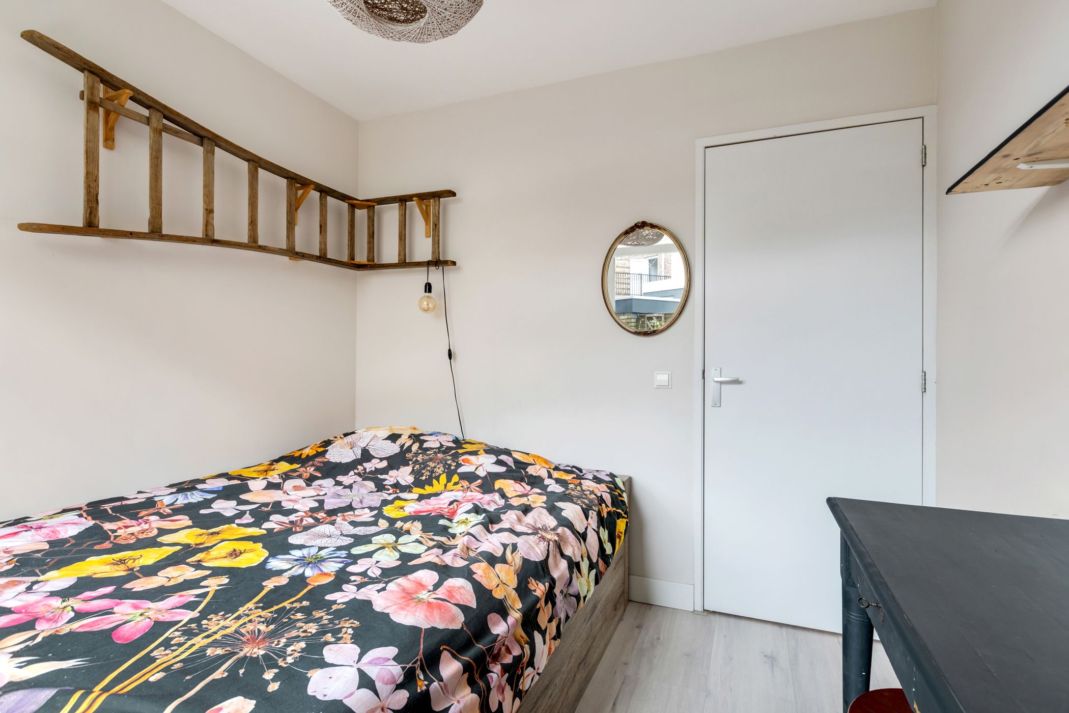 Photo 33 of Weltevredenstraat 59