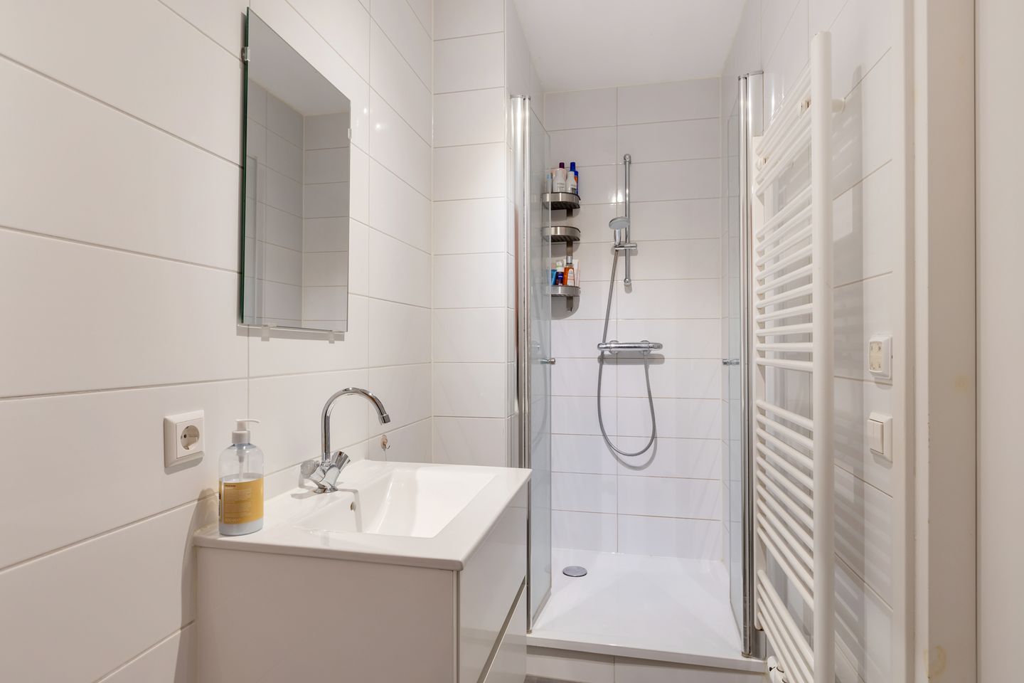 Photo 35 of Weltevredenstraat 59