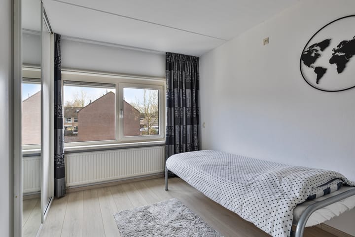 Photo 19 of Anemoonstraat 30