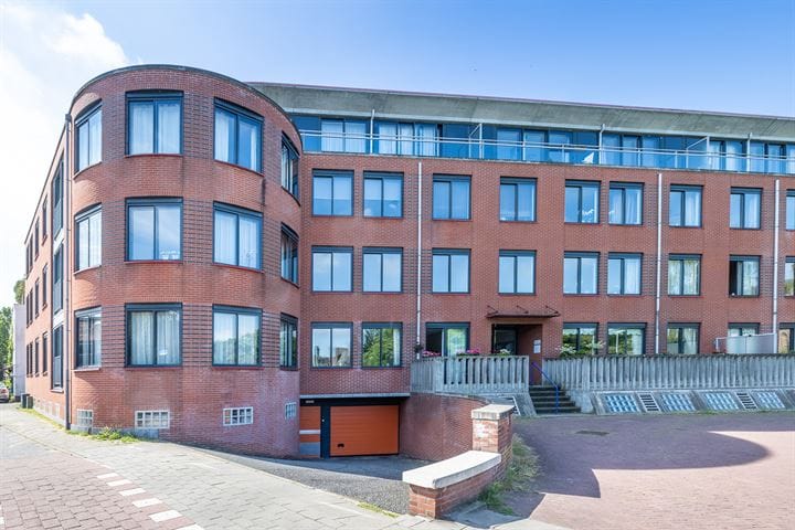 Foto 1 van Dr. P.J.H. Cuypersplein 1-12