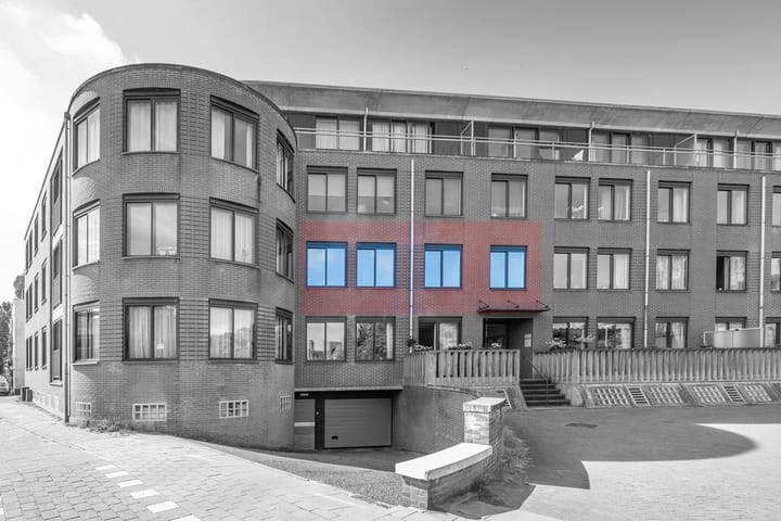 Foto 2 van Dr. P.J.H. Cuypersplein 1-12