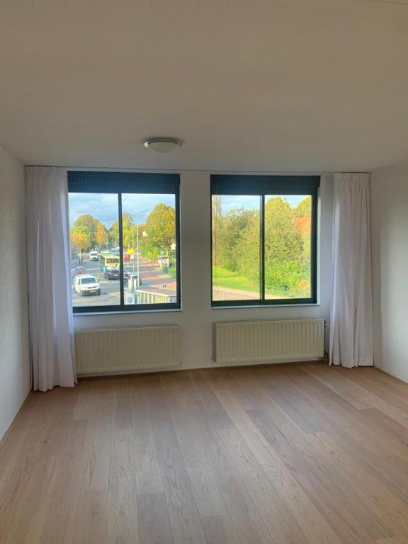 Foto 5 van Dr. P.J.H. Cuypersplein 1-12