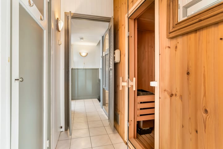 Foto 32 van Julianakade 102