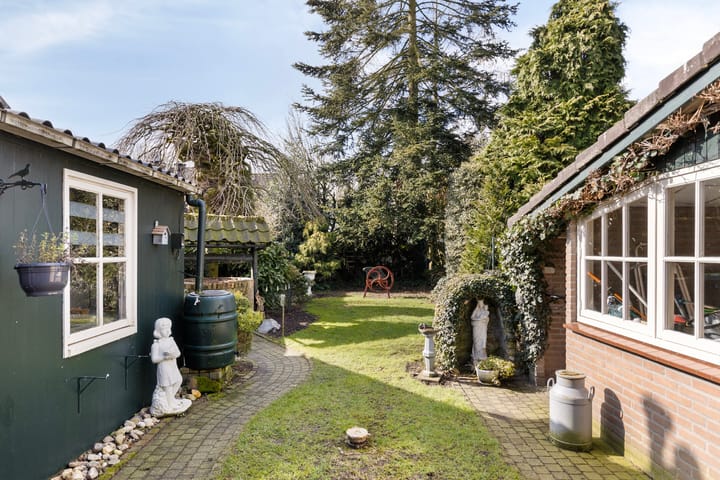 Foto 25 van Postelplein 1