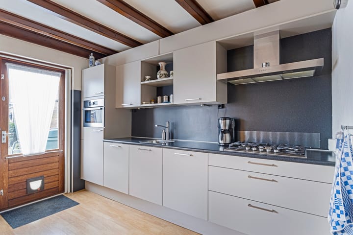 Photo 10 of Wilhelminastraat 13