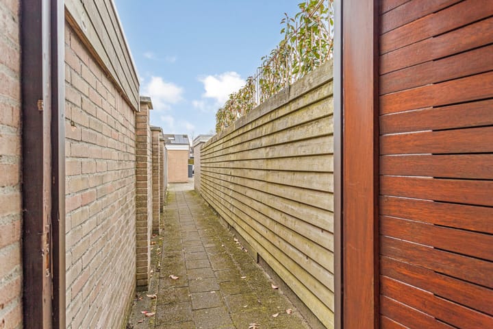 Photo 30 of Wilhelminastraat 13