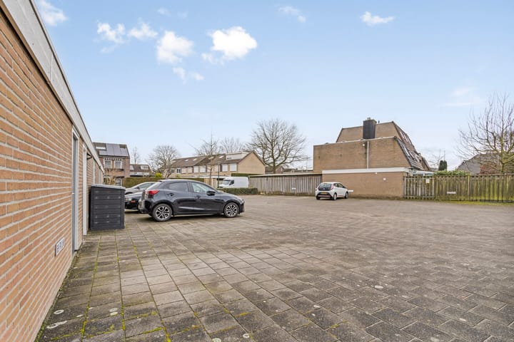 Photo 32 of Wilhelminastraat 13