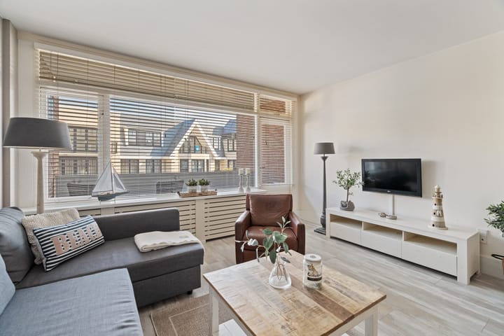 Foto 7 van Jan van Henegouwenweg 28