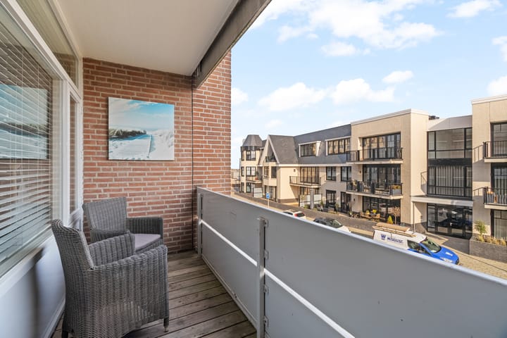 Foto 8 van Jan van Henegouwenweg 28