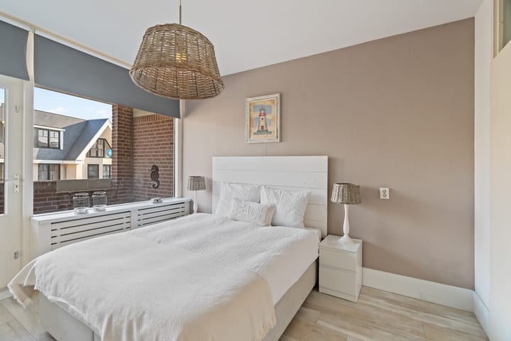 Foto 16 van Jan van Henegouwenweg 28