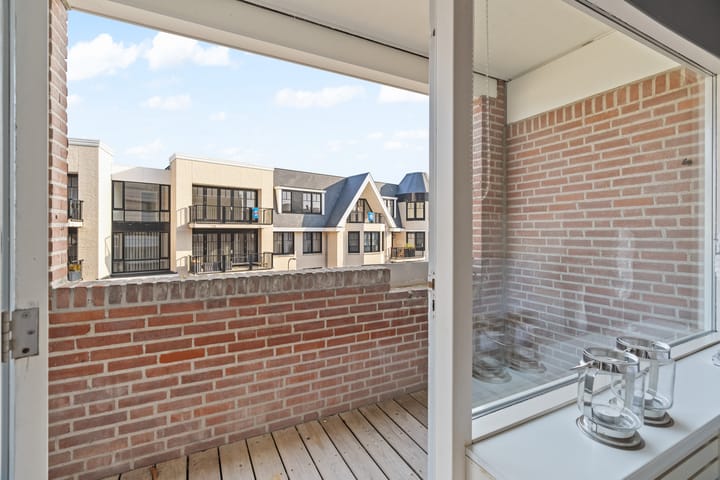 Foto 17 van Jan van Henegouwenweg 28