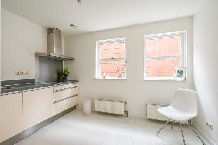 Photo 18 of Calliopestraat 9