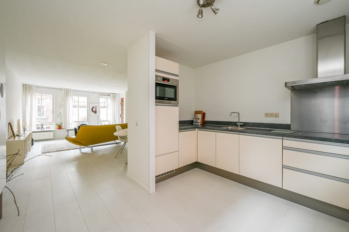 Photo 19 of Calliopestraat 9