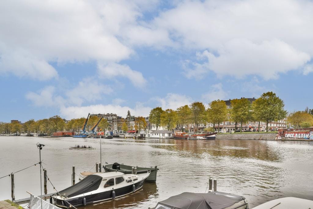 Foto 30 van Uithoornstraat 1-H