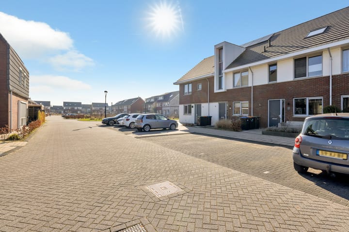 Foto 5 van Het Melkmeisje 12