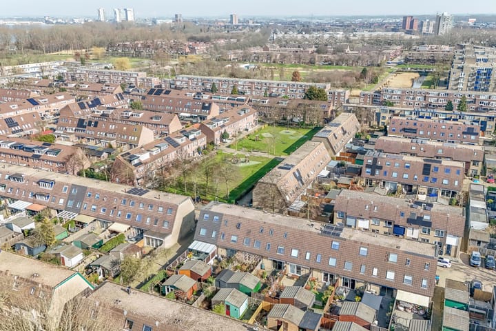 Foto 35 van Aart van der Leeuwstraat 43