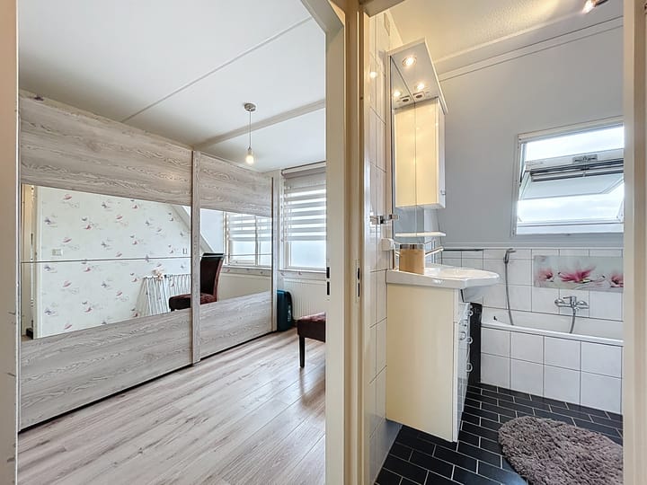 Foto 16 van Pastoor J.A.M. van den Muijsenbergstraat 21