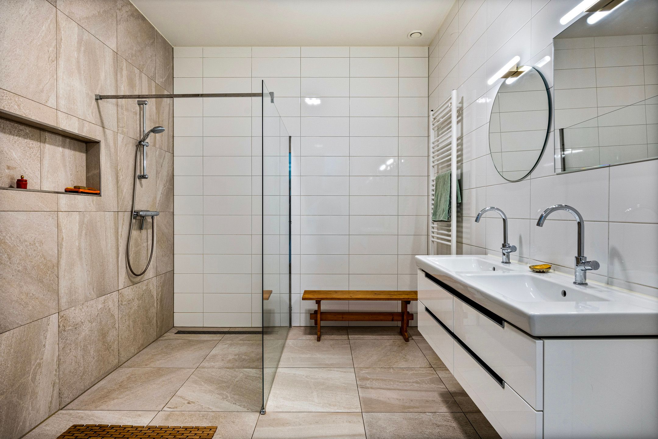 Photo 21 of Emmastraat 10-C