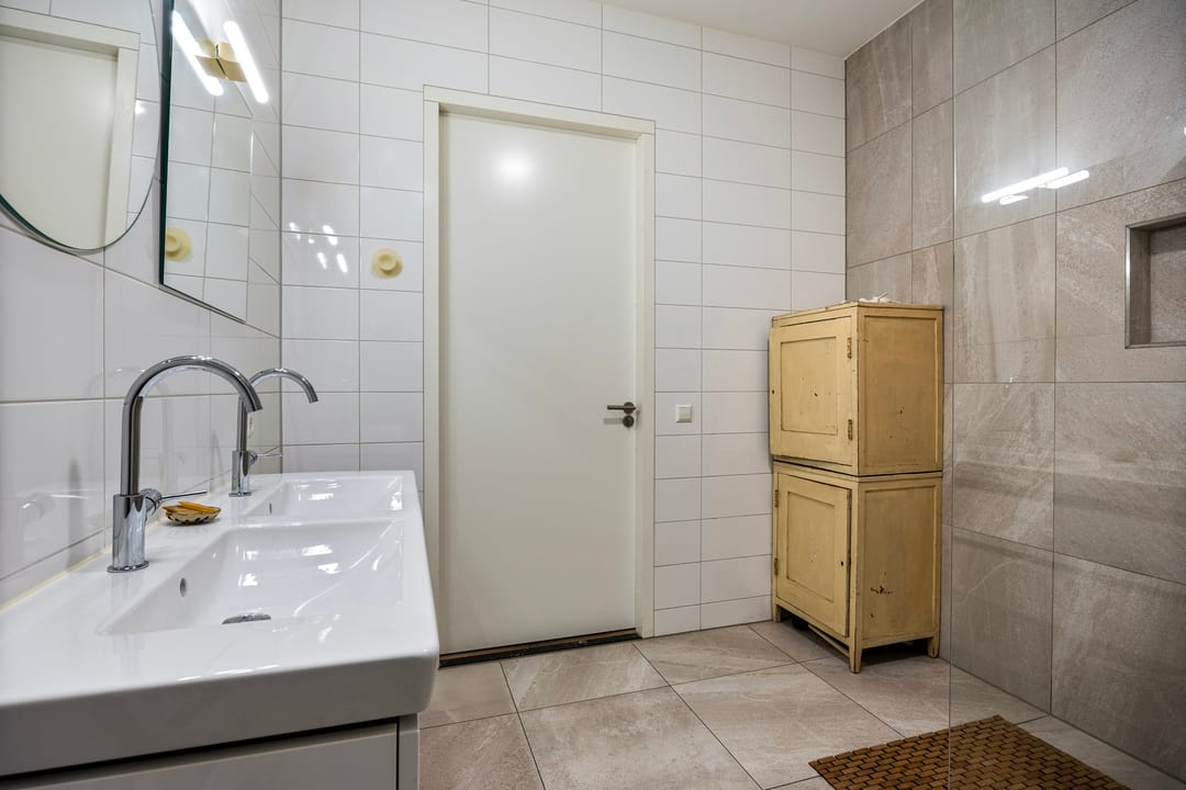 Photo 22 of Emmastraat 10-C