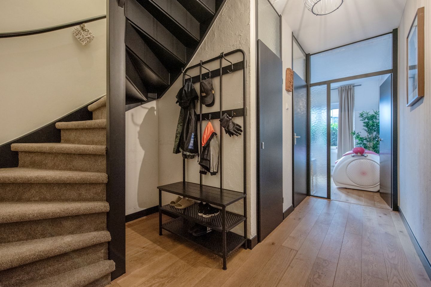 Photo 5 of Sir Winston Churchillln 807-A