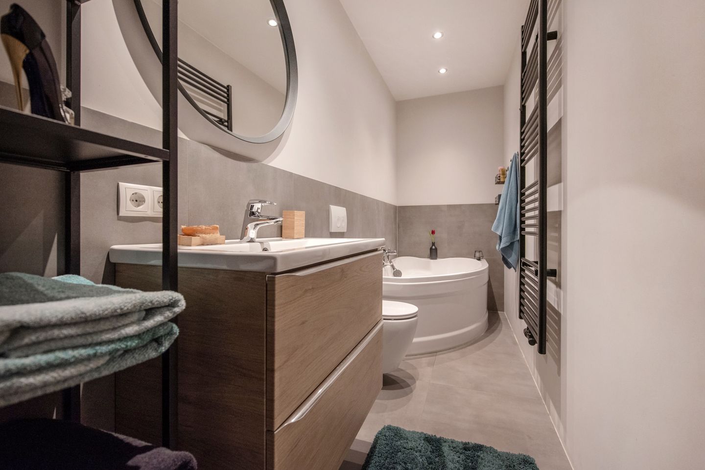 Photo 19 of Sir Winston Churchillln 807-A