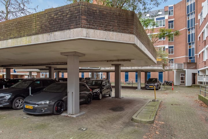 Photo 32 of Sir Winston Churchillln 807-A