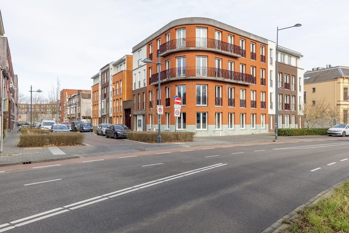 Foto 6 van Menno van Coehoornstraat 2-C16