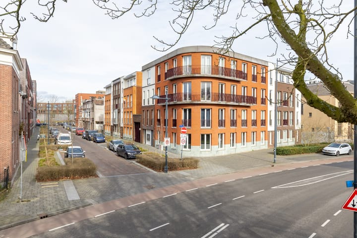 Foto 7 van Menno van Coehoornstraat 2-C16