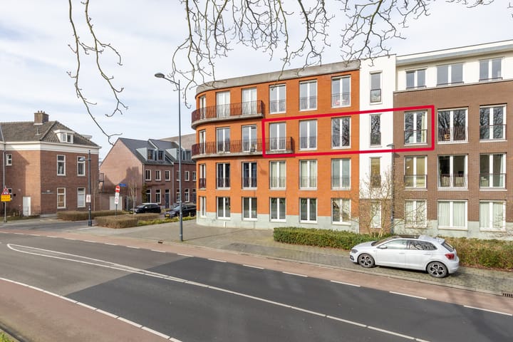 Foto 9 van Menno van Coehoornstraat 2-C16