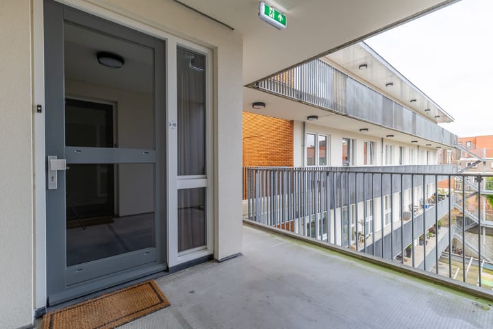 Foto 13 van Menno van Coehoornstraat 2-C16