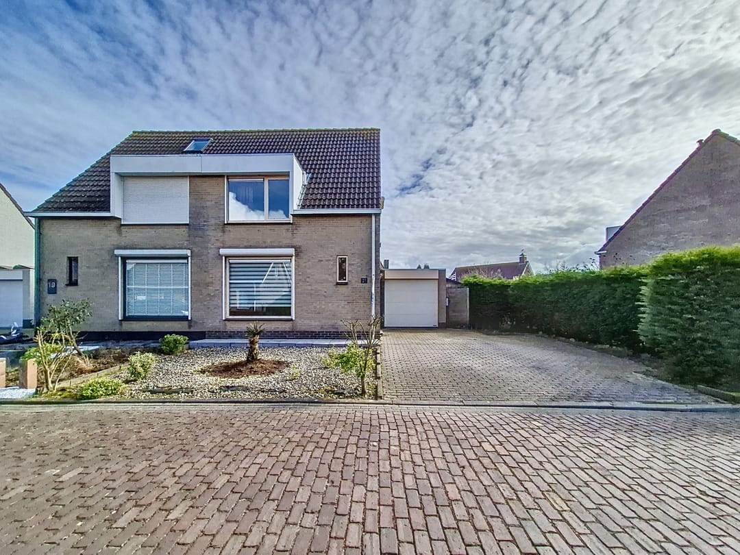 Foto 2 van Pastoor J.A.M. van den Muijsenbergstraat 21