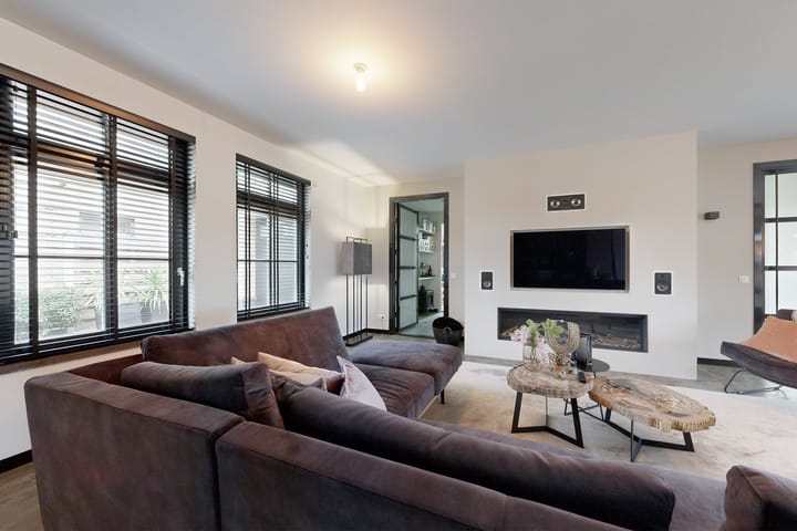 Photo 10 of Bernhardstraat 63