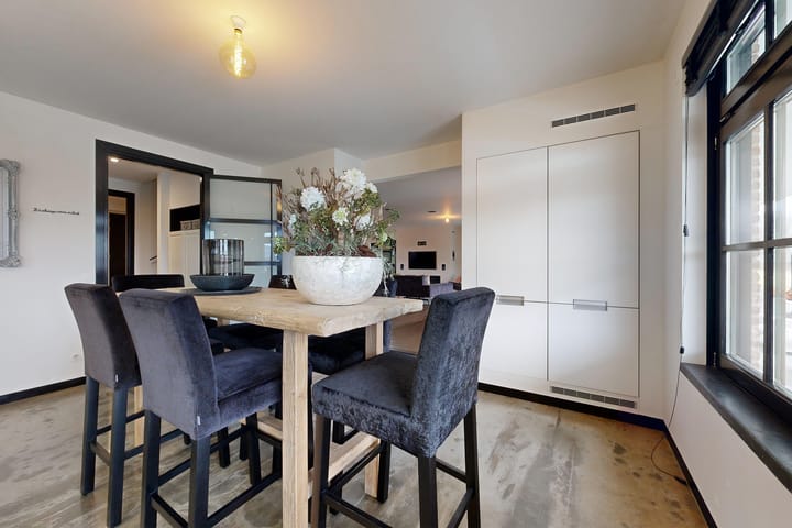 Photo 22 of Bernhardstraat 63