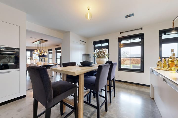 Photo 23 of Bernhardstraat 63