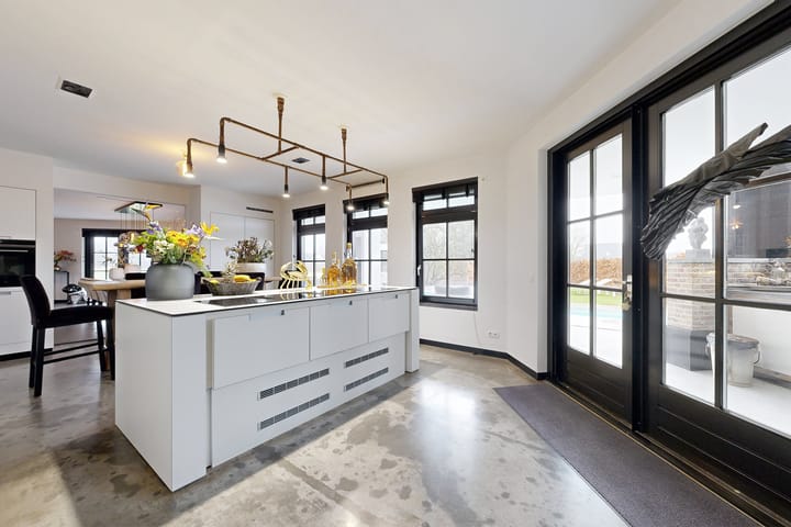 Photo 26 of Bernhardstraat 63