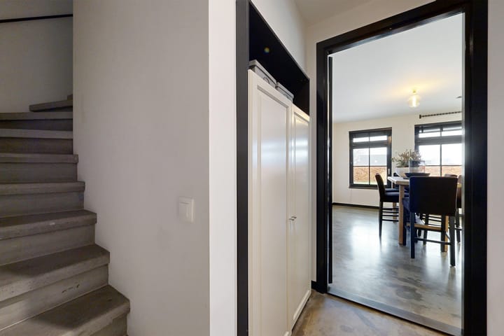 Photo 41 of Bernhardstraat 63