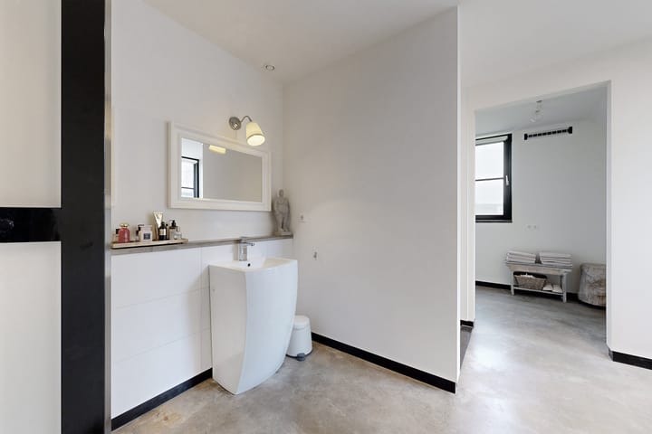 Photo 61 of Bernhardstraat 63