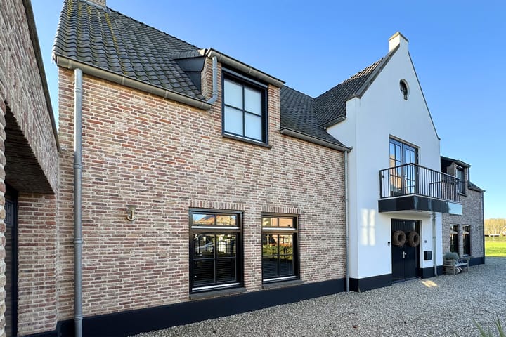 Photo 87 of Bernhardstraat 63