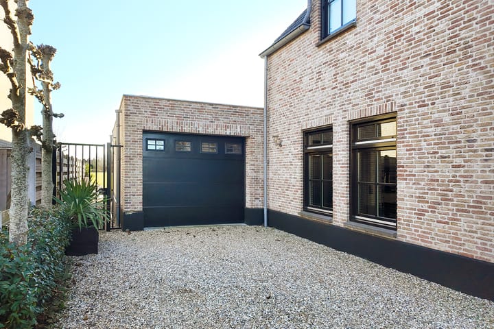 Photo 91 of Bernhardstraat 63