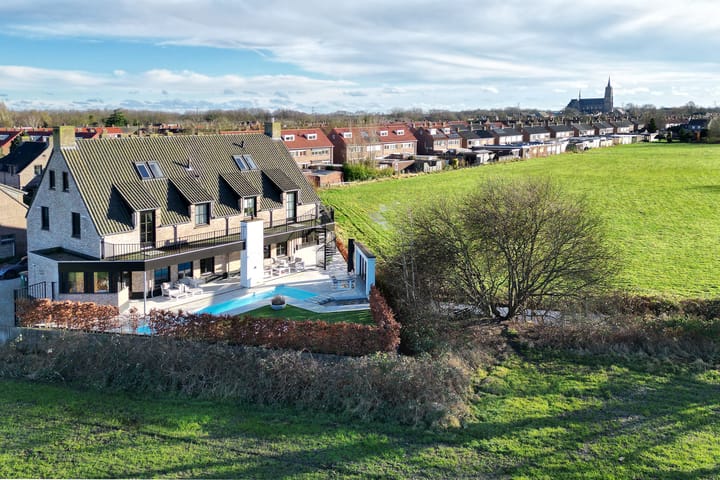 Photo 93 of Bernhardstraat 63