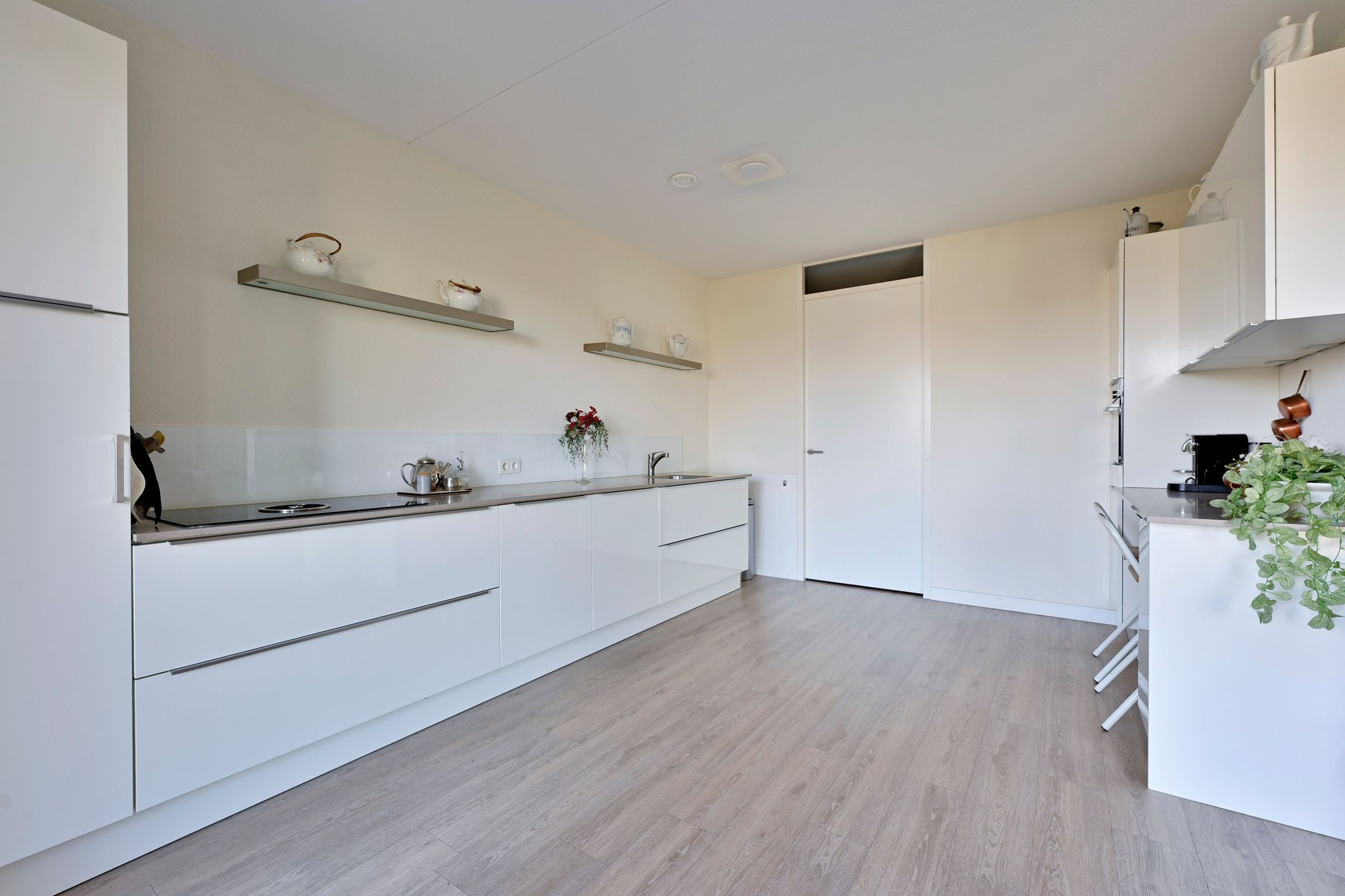 Foto 3 van Bozenhoven 63-B