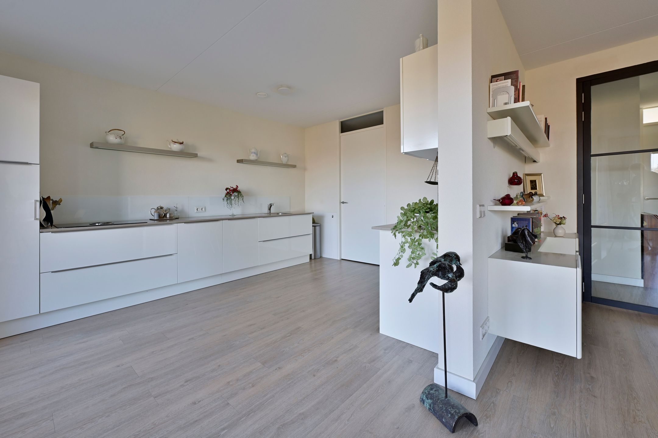 Foto 9 van Bozenhoven 63-B