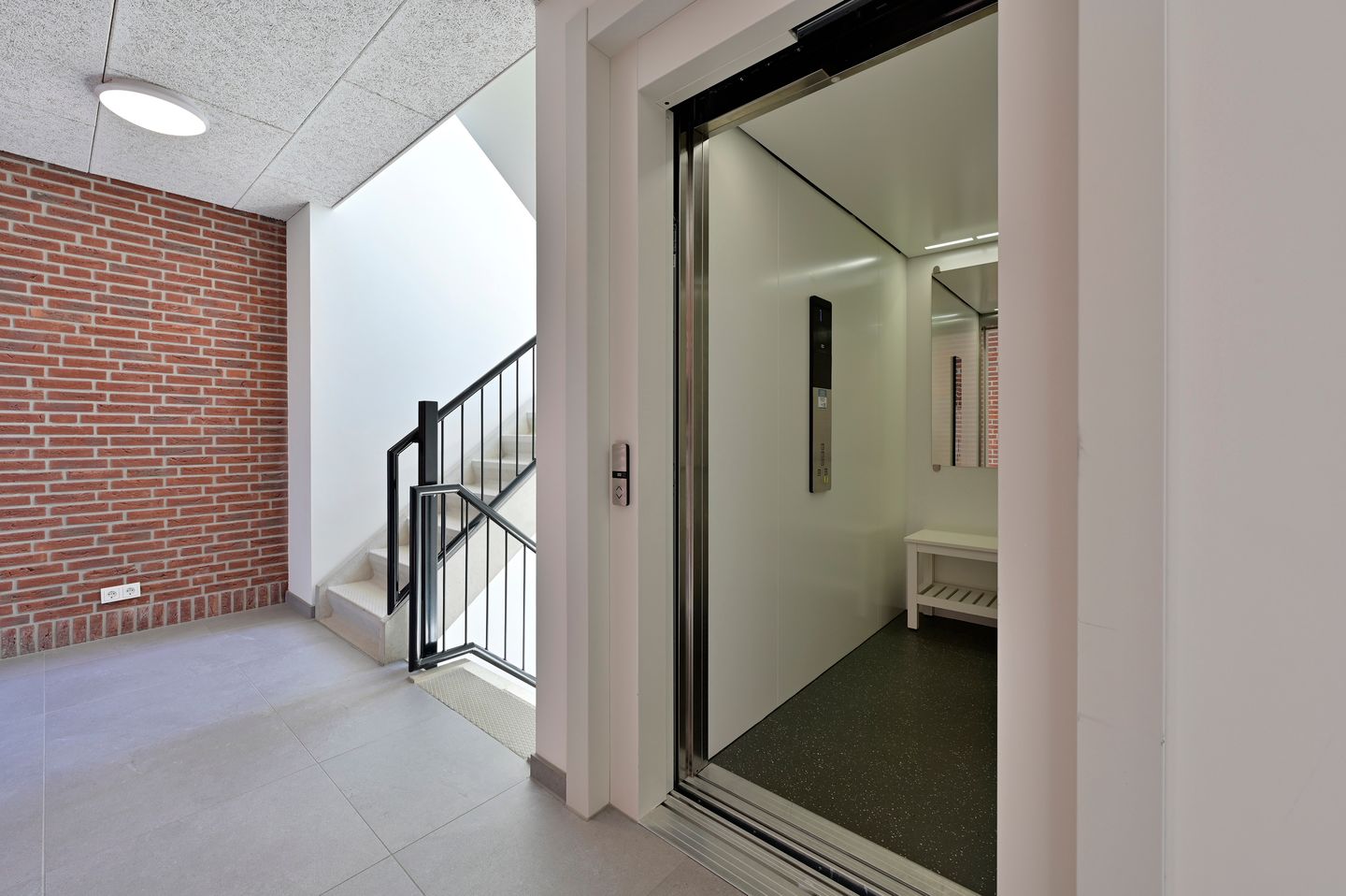 Foto 19 van Bozenhoven 63-B