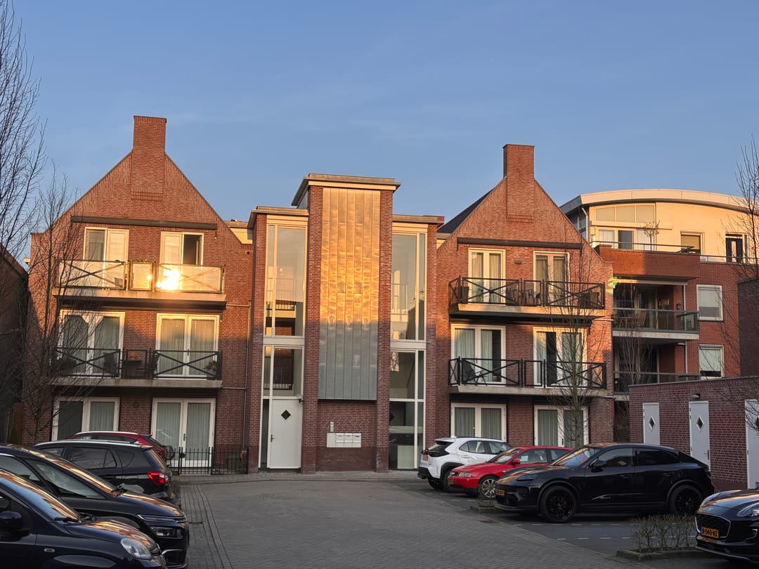 Foto 26 van Bozenhoven 63-B