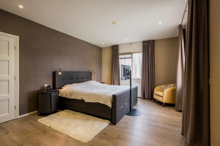 Foto 24 van Veenwal 28-A