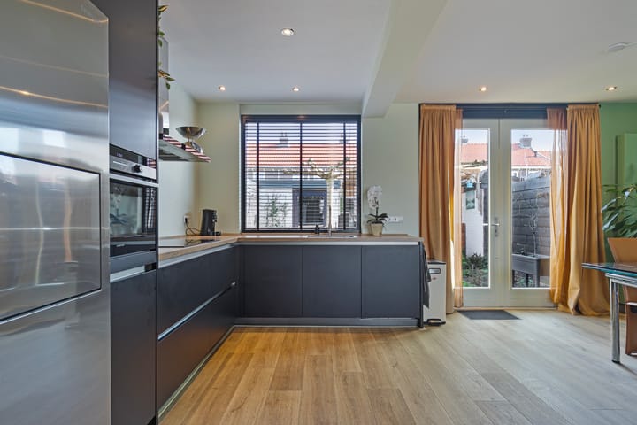 Foto 8 van De Genestetplein 3