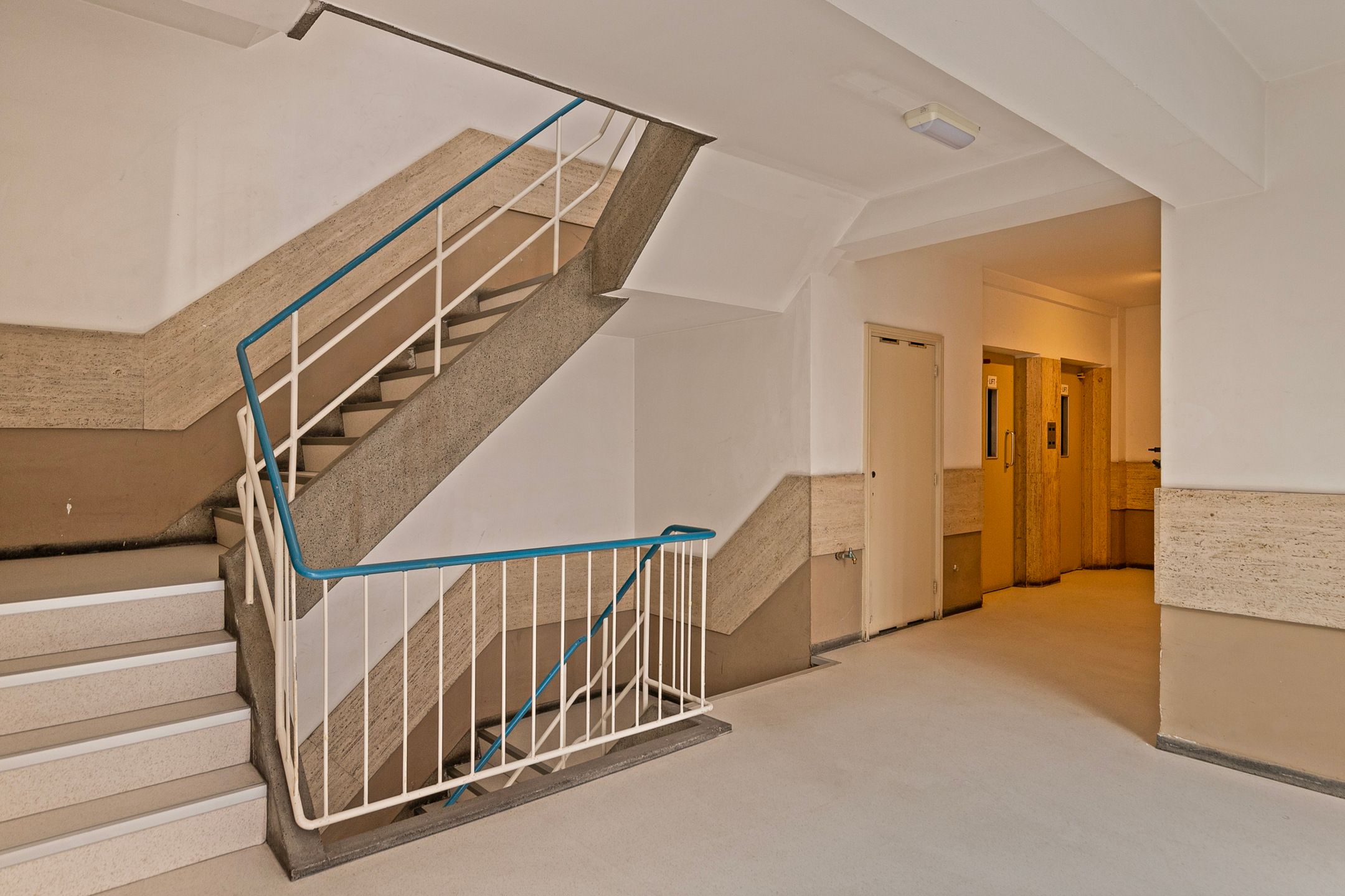 Foto 15 van Mariniersweg 181