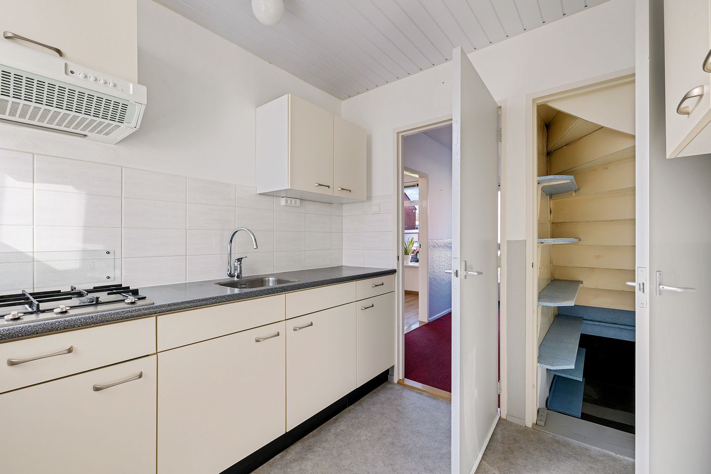 Photo 14 of Irenestraat 12